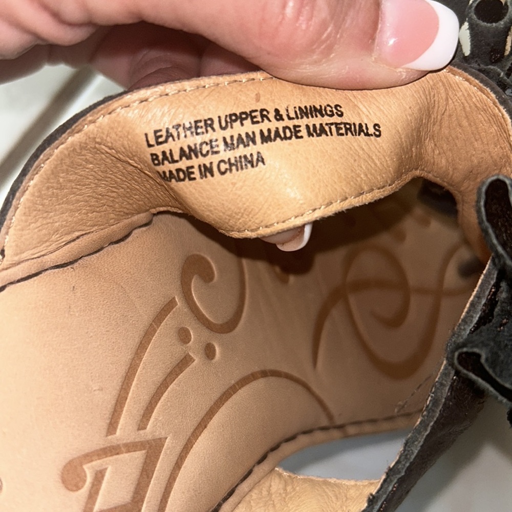BORN LEATHER SANDALS🤎Slip On Thong Flip-Flop Style🌻Bronze Brown Size 10 - Picture 12 of 14
